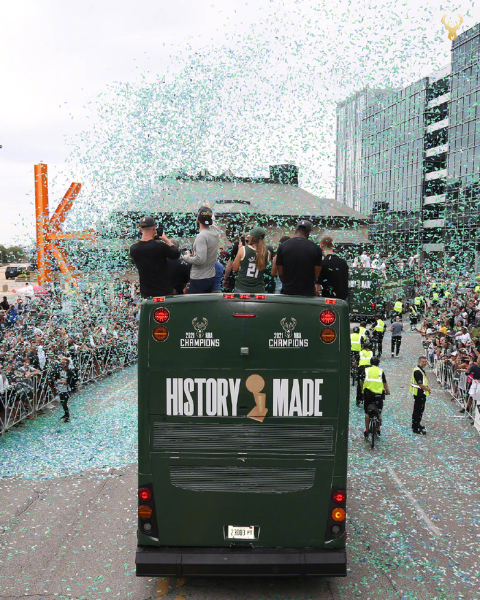 关于密尔沃基雄鹿发布备战花絮，冲刺阶段复出首秀，法甲任务艰巨，更衣室氛围转暖的信息